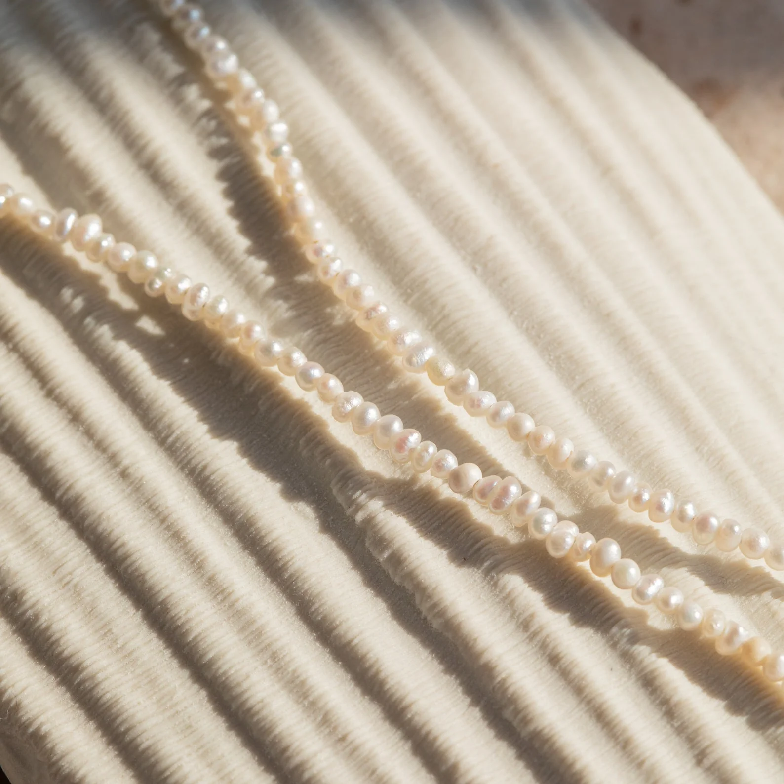 Brinley Pearl Anklet in Silver - Image 7