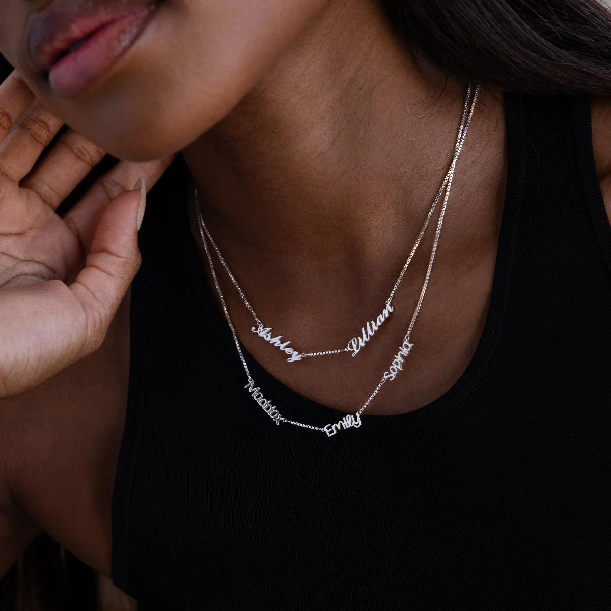 Carrie Box Chain Multiple Name Necklace - Image 4