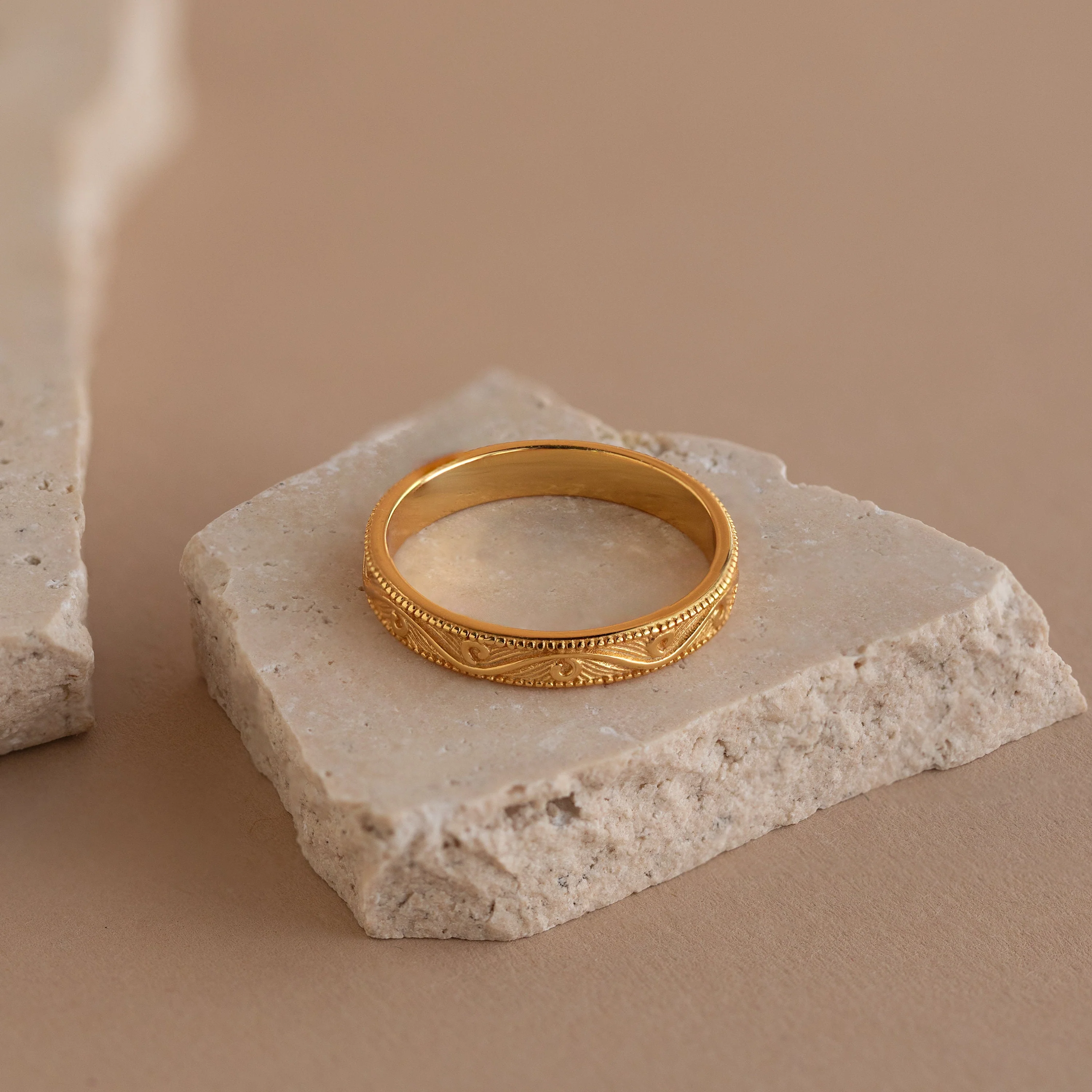 Filigree Ring in 18K Gold - Image 4