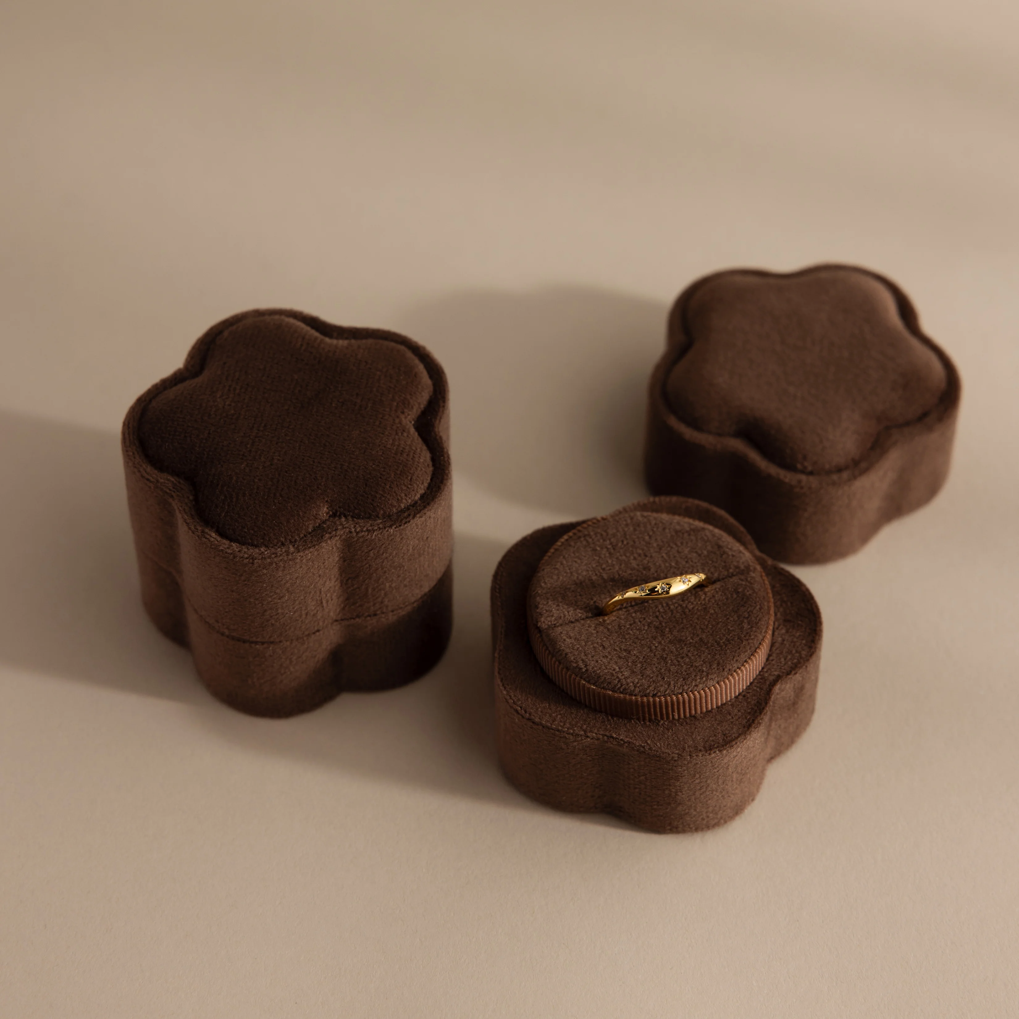 Flower Velvet Ring Box - Image 3