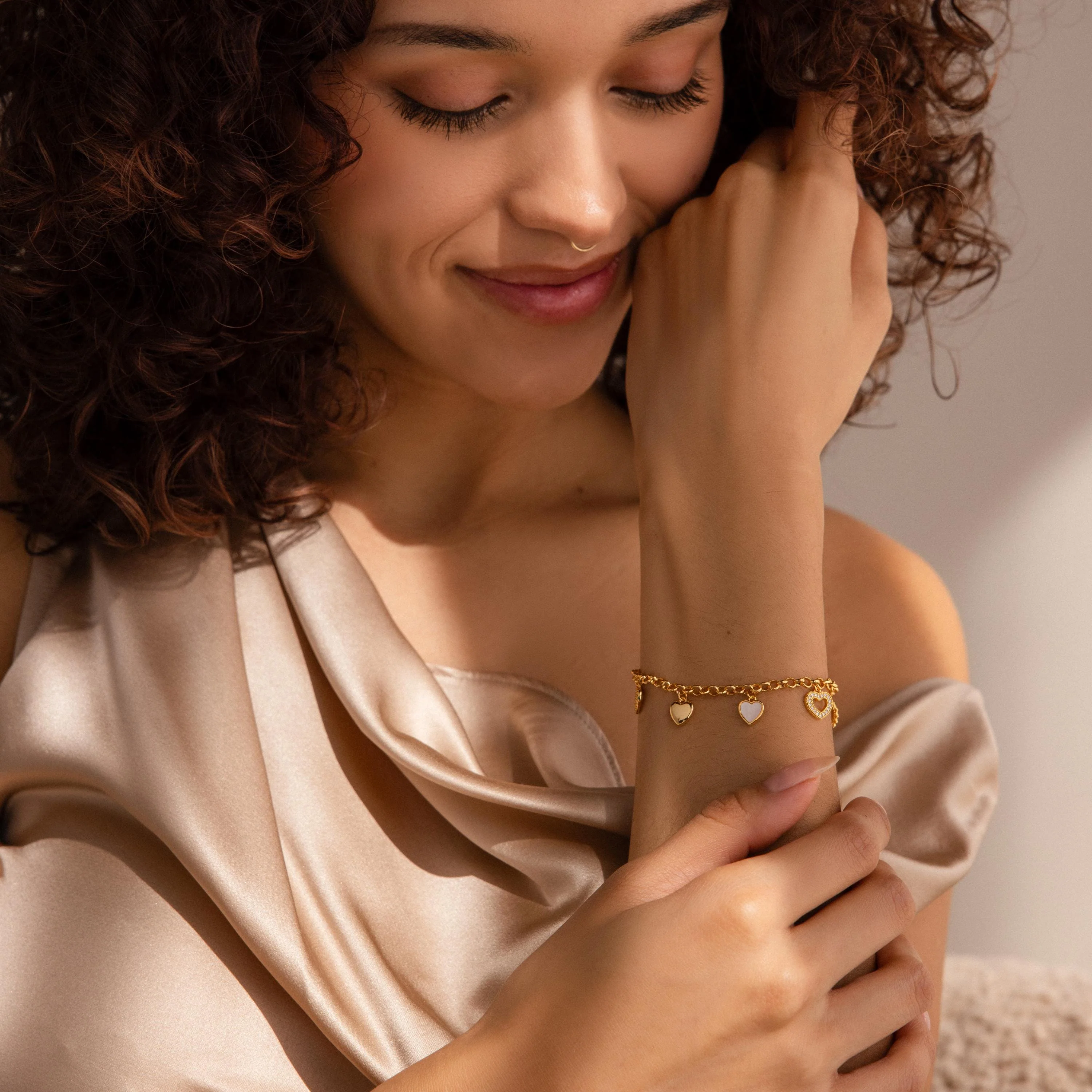 Heart Charm Bracelet in 18K Gold - Image 8