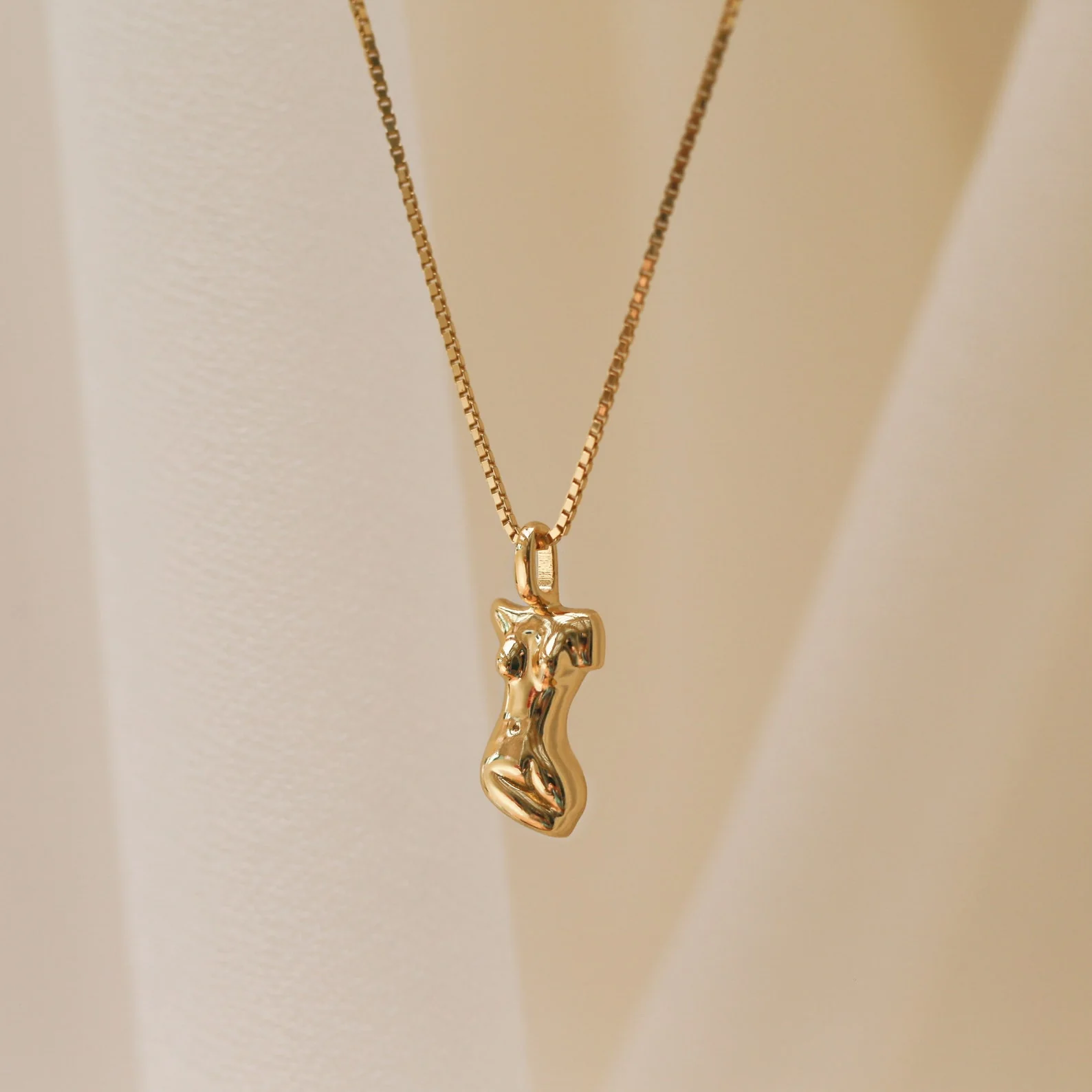 Kinn Body Necklace - Image 4
