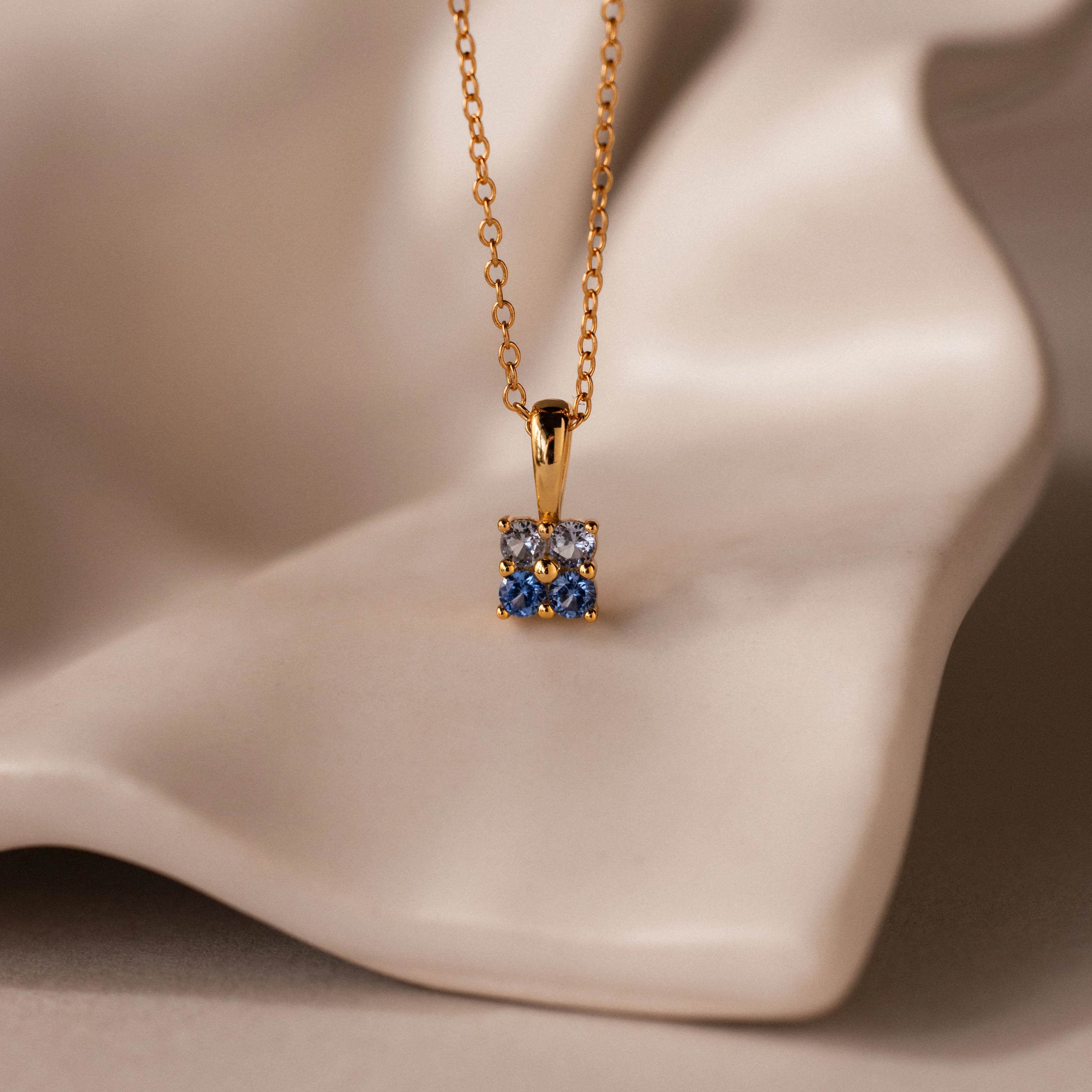 Ombre Aquamarine Flower Necklace