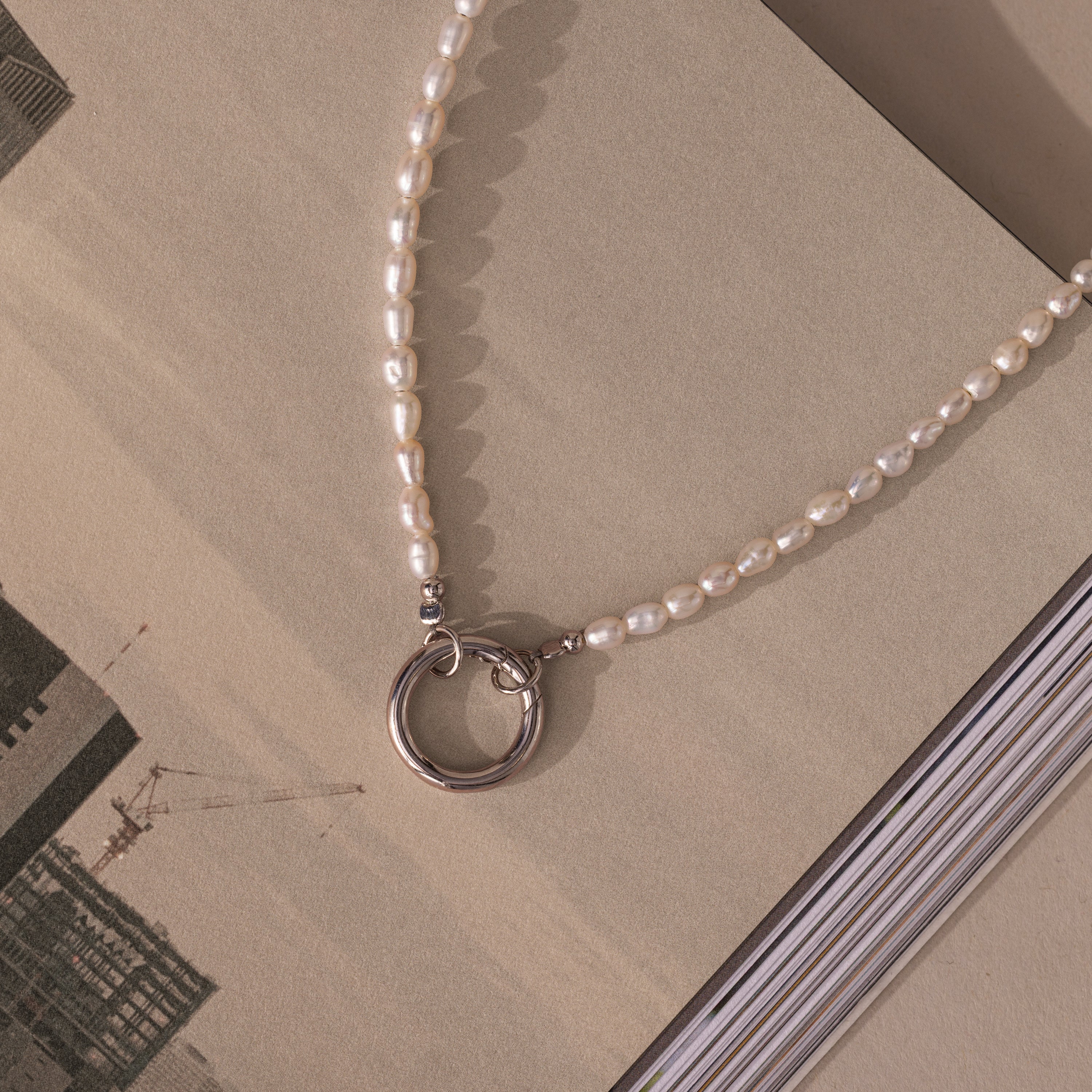Pearl Chain Clasp Necklace - Image 3