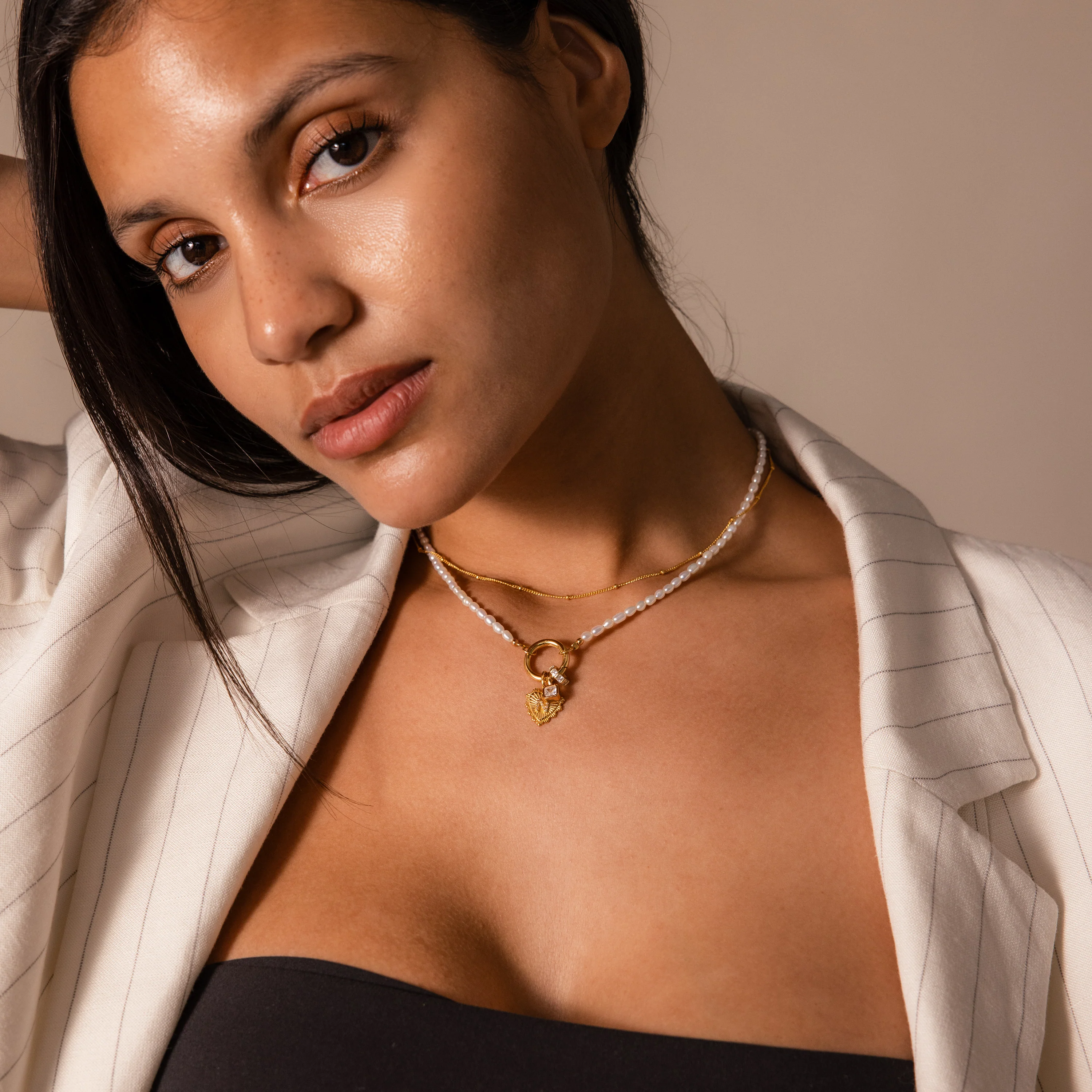 Pearl Chain Clasp Necklace - Image 8