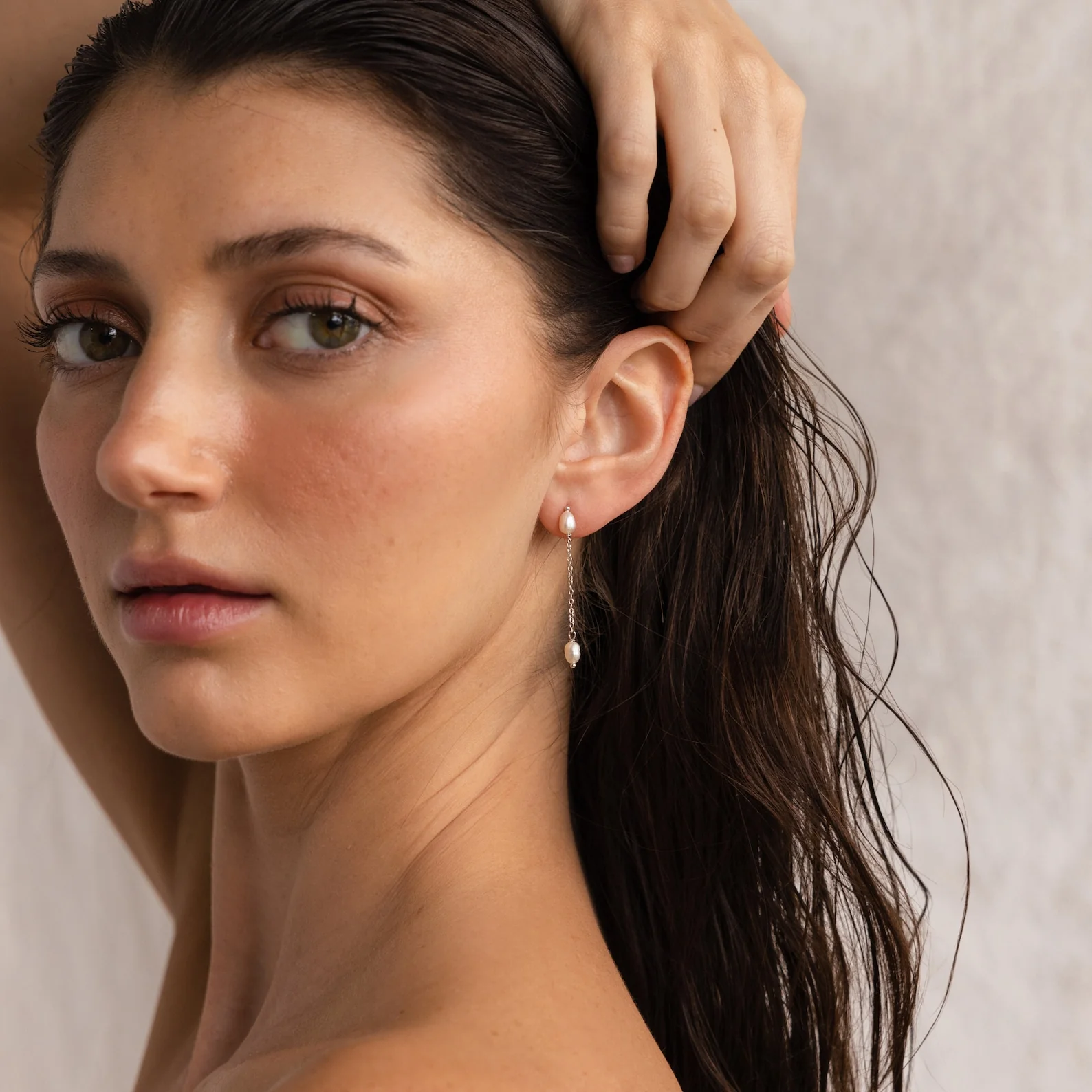 Pearl Drop Chain Earrings - Image 5