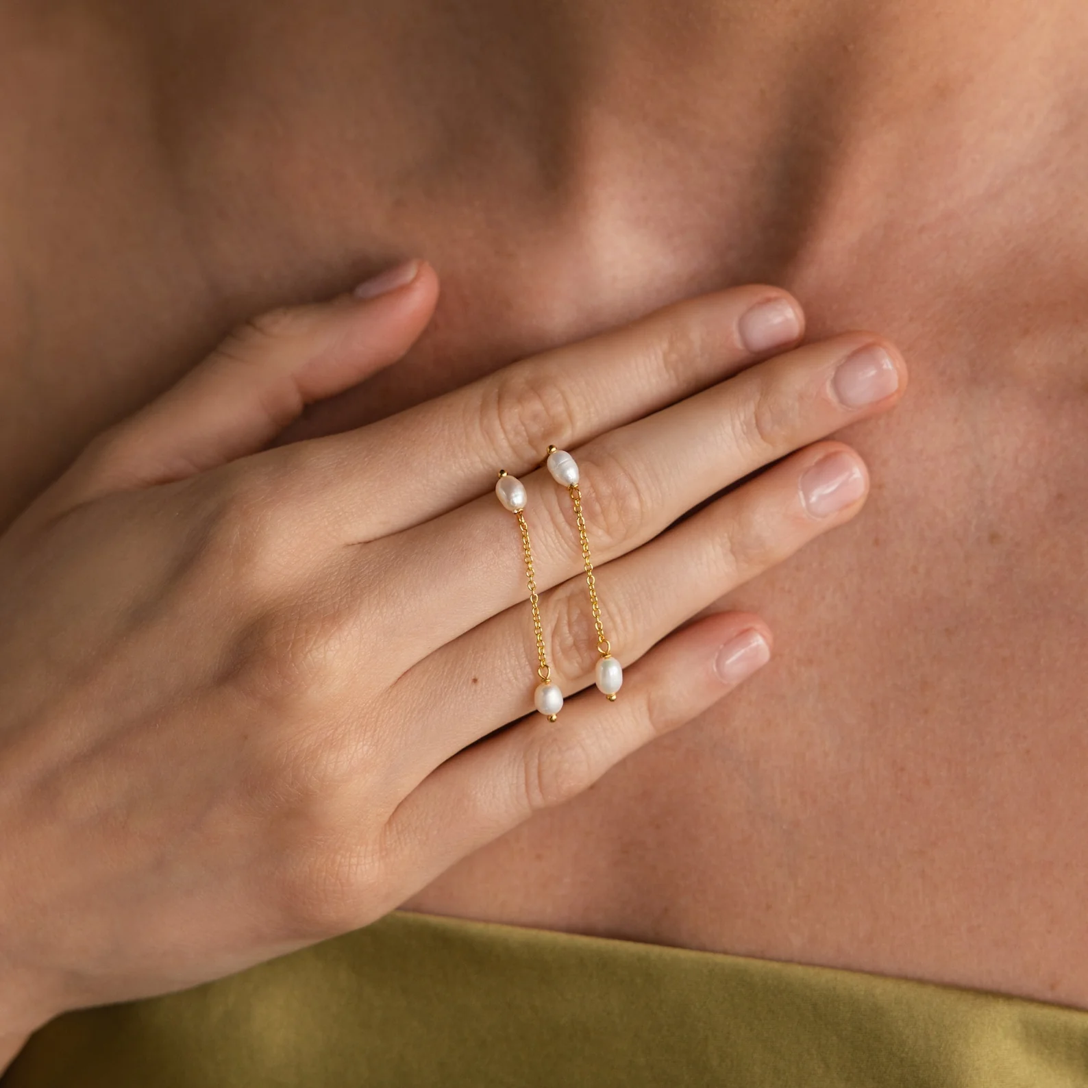 Pearl Drop Chain Earrings - Image 6