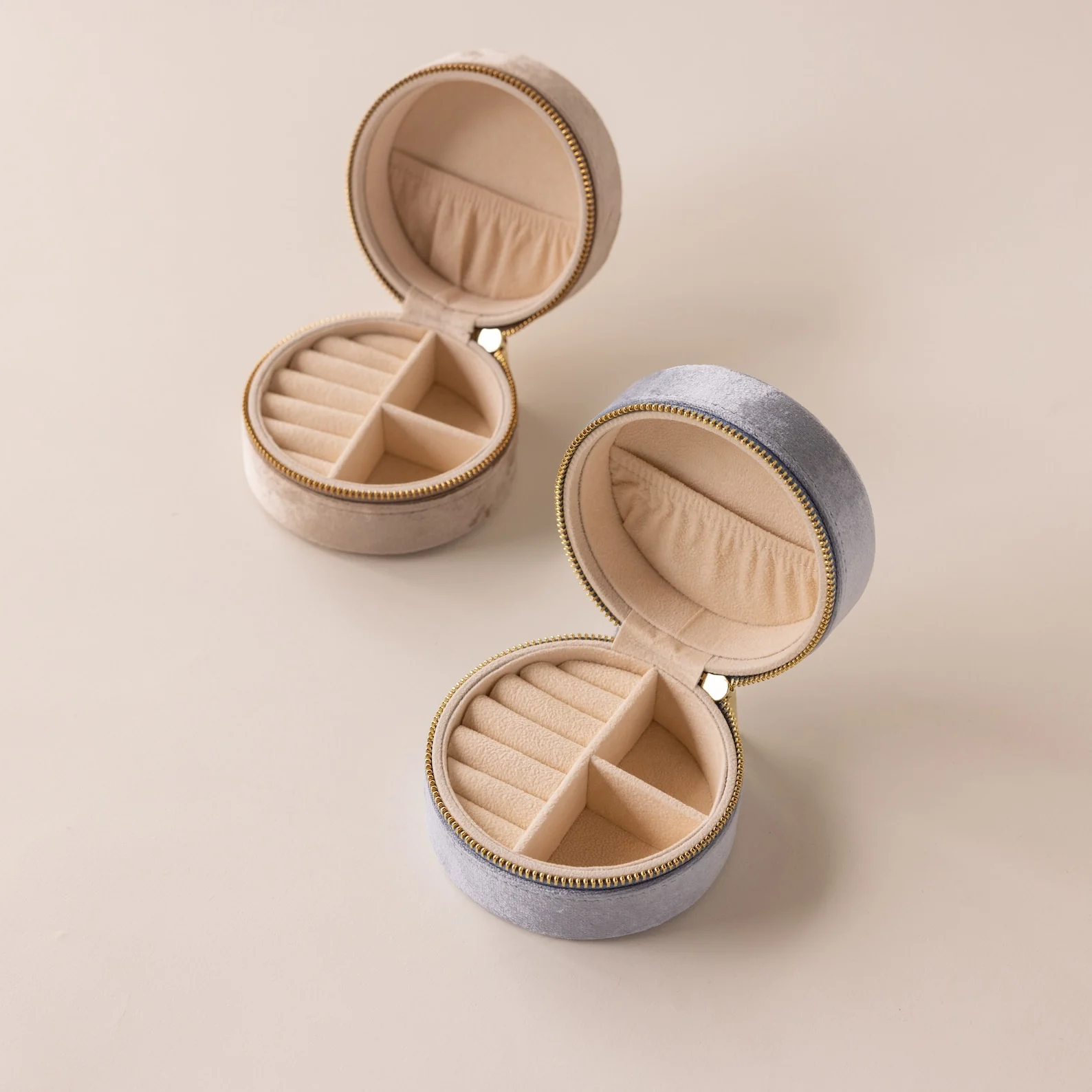 Round Velvet Jewelry Case - Image 2
