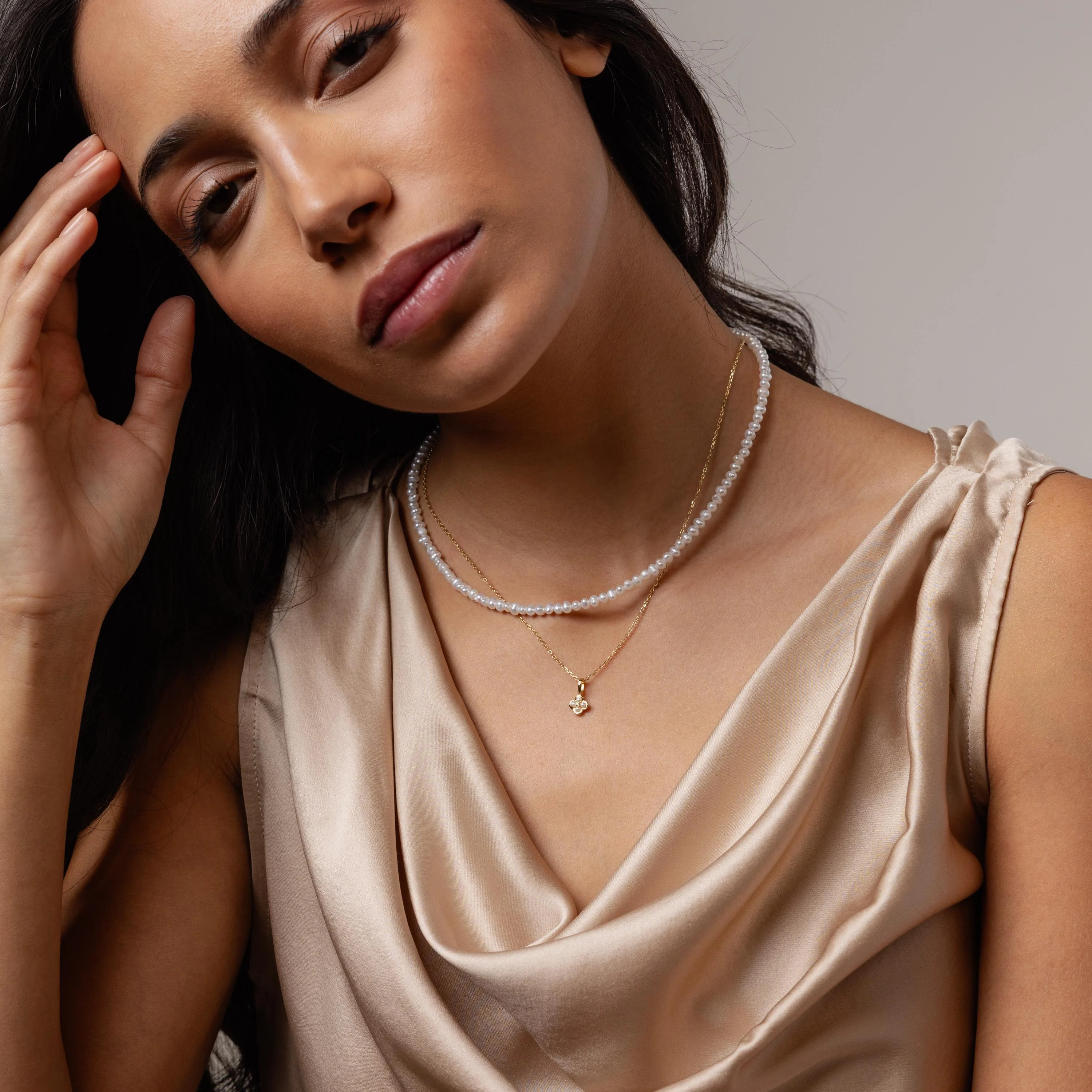 Rounded Pearl Flower Necklace - Image 9