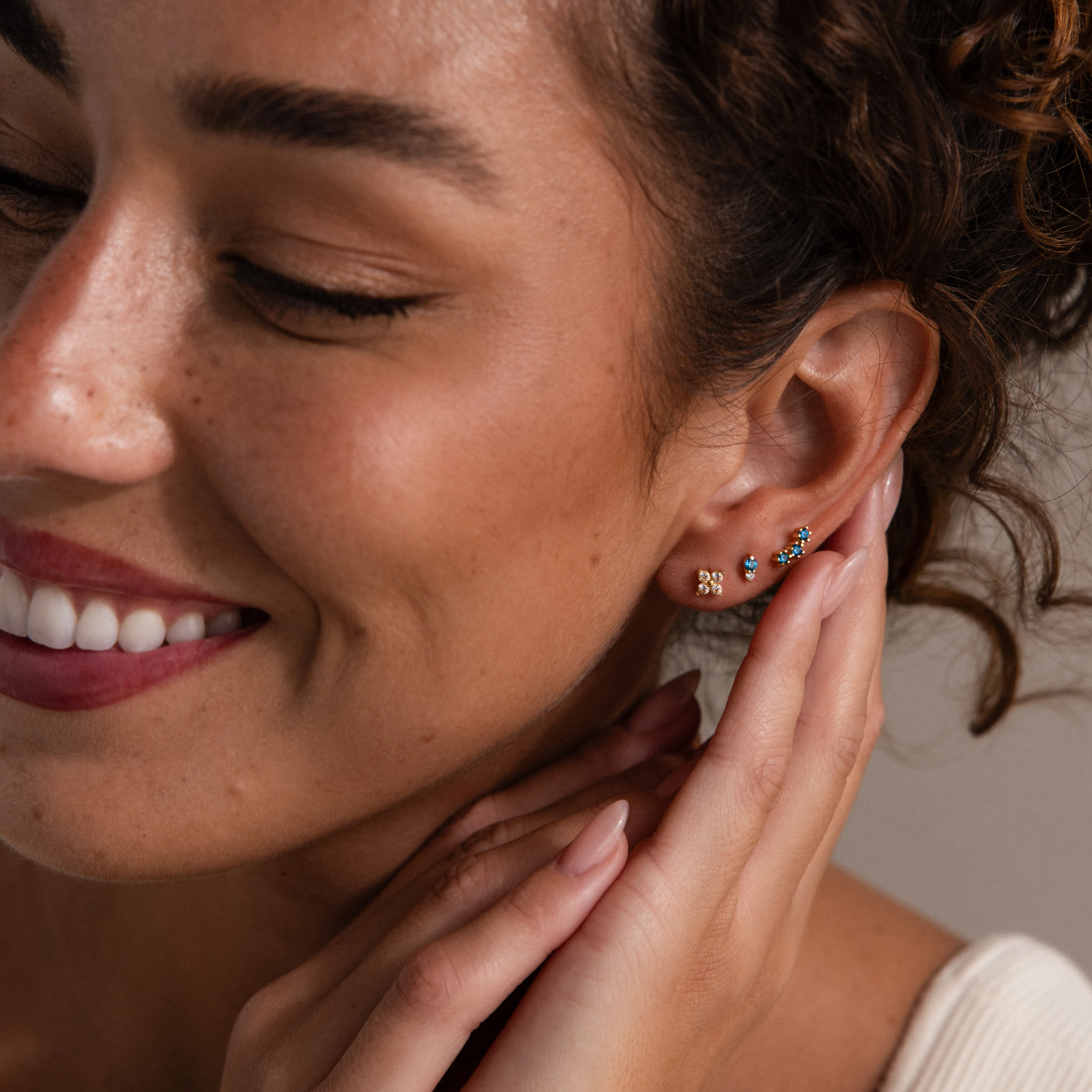 Tiny Duo Sapphire Flatback Studs - Image 4