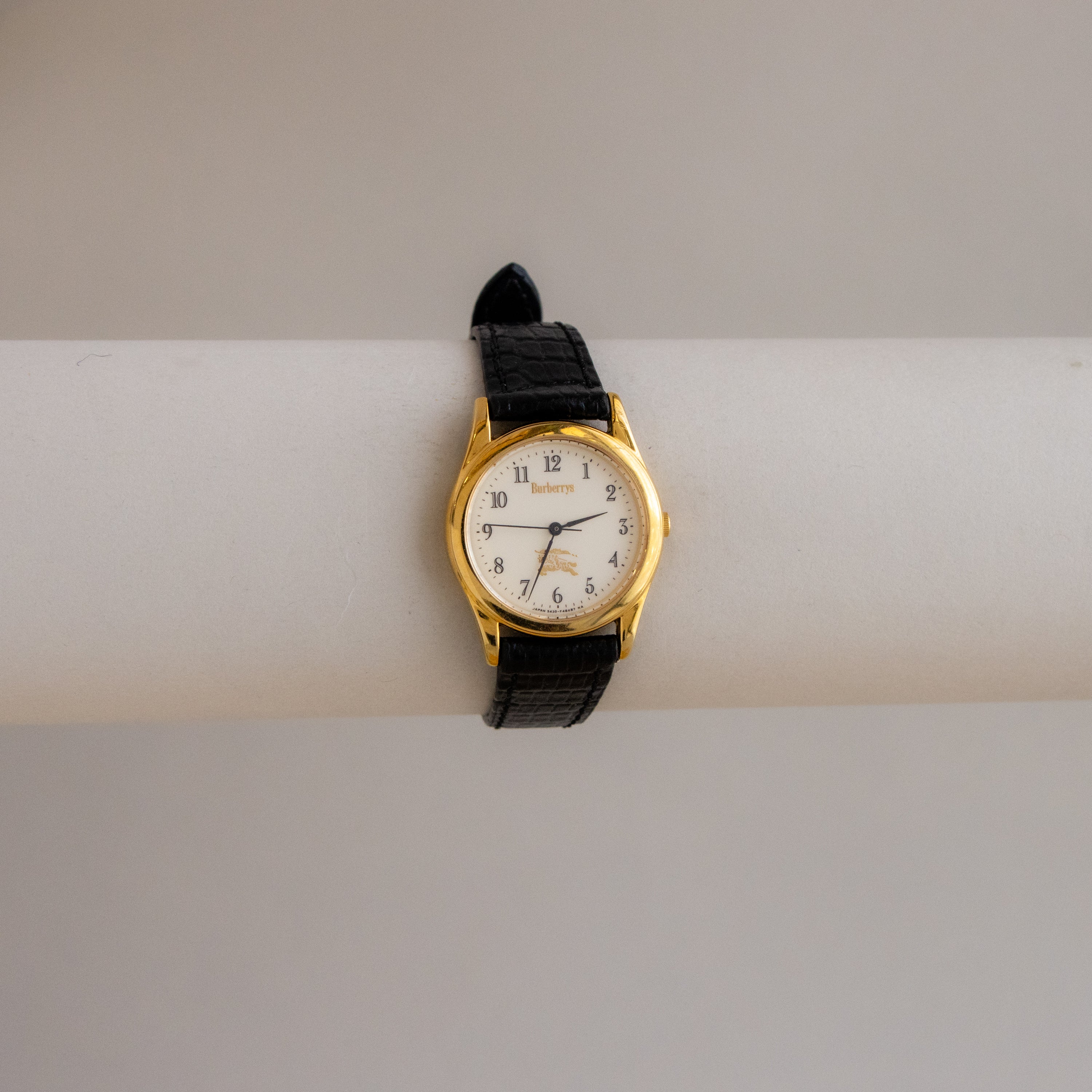 Vintage Burberrys Round Leather Gold Watch - Image 2