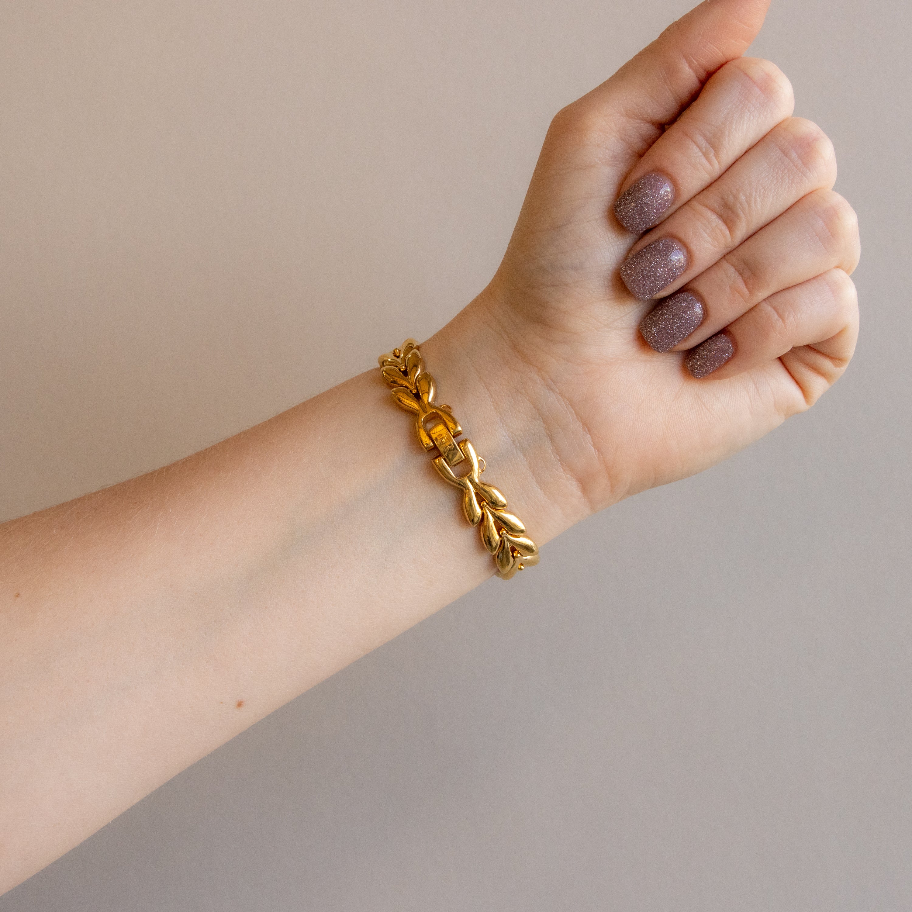 Vintage Nina Ricci Ruby Gold Watch - Image 3